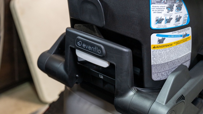 evenflo shyft dualride - the shyft is a little more convoluted, with handles to detach the...