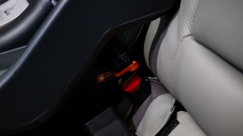 uppababy aria - the aria has puch-button style latch connectors that are easier to...