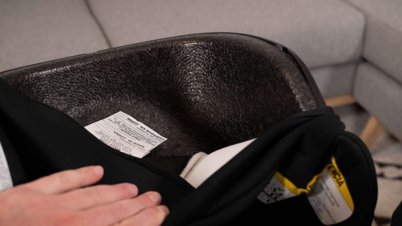 britax willow s - the britax willow uses epp foam that does not off-gas.