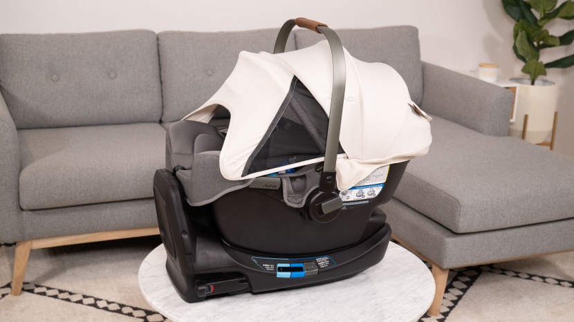 nuna pipa rx - the nuna canopy extends to offer more privacy and sun protection.