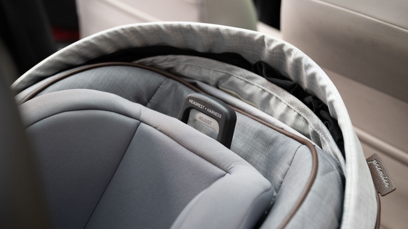 graco premier snugride snugfit 35 xt - the premier&#039;s headrest does not move as smoothly as some, but it is...