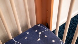 A slight gap in the corner of the Lolly with our test mattress is...