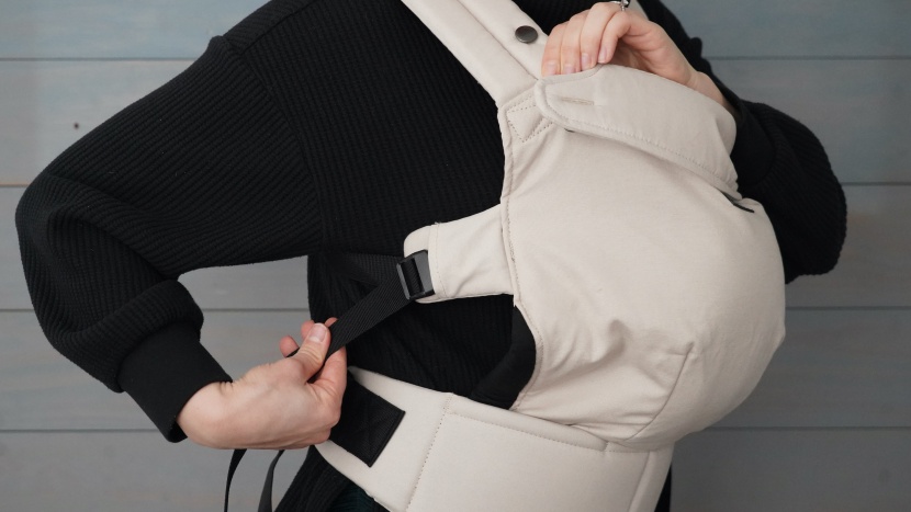 momcozy baby carrier - it&#039;s a simple feature, but that added padding around the leg...