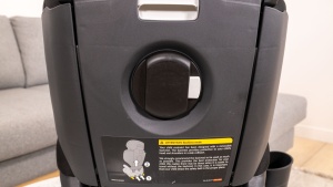 Rotating the knob on the back of the Shuttle Plus widens the wings...