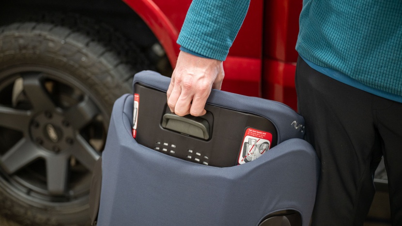 nuna aace - the back of the nuna headrest has a slight lip to help make carrying...