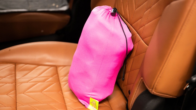 bubblebum - the bubblebum comes with a carry bag that it fits into when deflated...