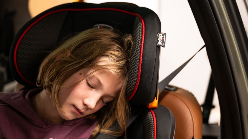 chicco kidfit cleartex plus 2-in-1 - the kidfit headrest has enough padding for comfortable napping...