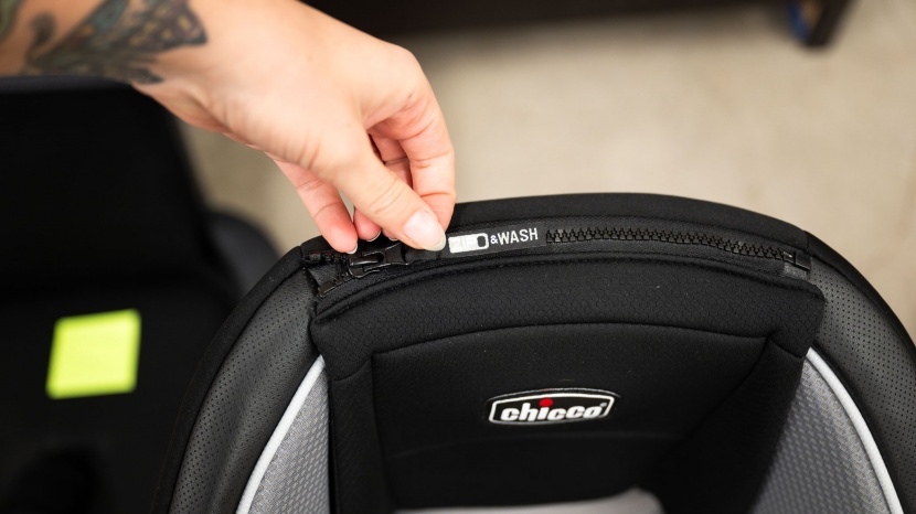 chicco kidfit zip air plus 2-in-1 - the kidfit zip air plus has a zip-off cover that makes cleaning big...