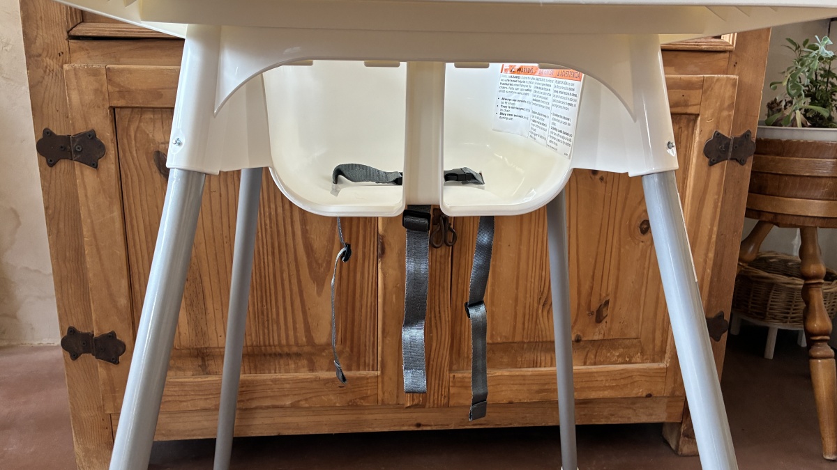 Ikea Antilop Review (The quality of the plastic was clearly not up to par compared to a $200 dollar chair, but for $20 it was decent and we...)