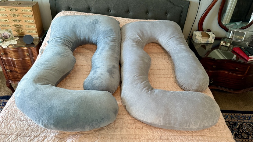 pregnancy pillow - the chilling home (left) and the momcozy (right) feature a unique u...