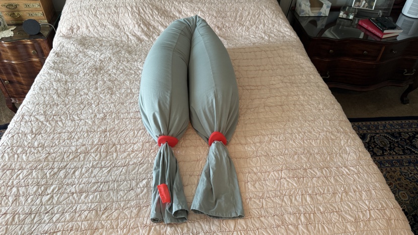 pregnancy pillow - the i shape of the bbhugme adjustable is easy to form into multiple...