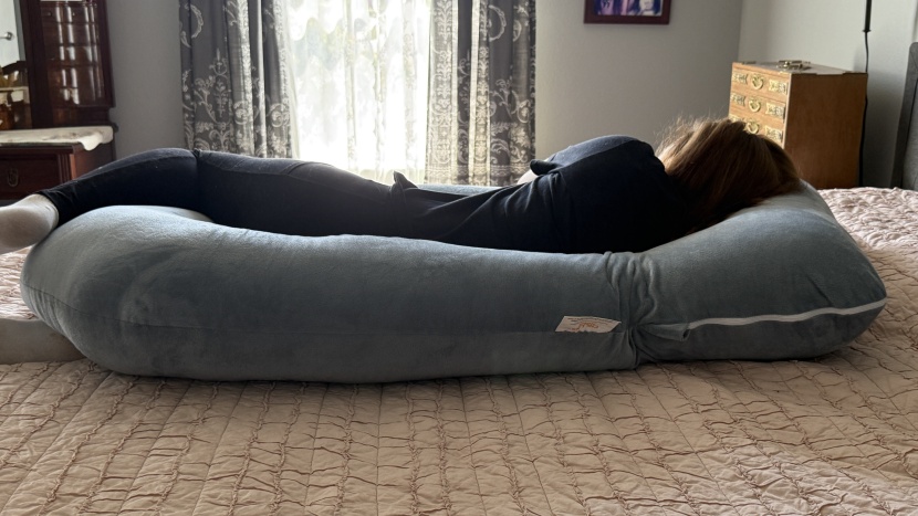 pregnancy pillow - the chilling home fully supports and cradles your form for maximum...