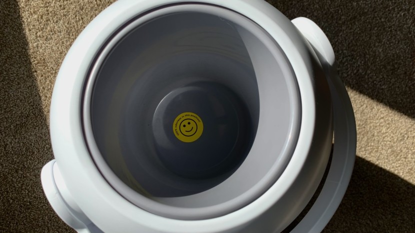 the la baby magic is designed to keep odors contained in this...