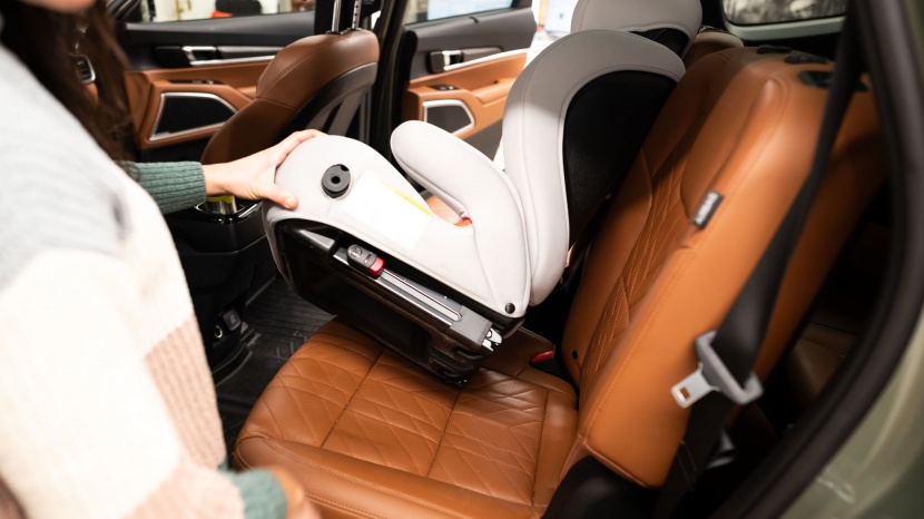 the rigid latch connectors on the maxi-cosi have a release button on...