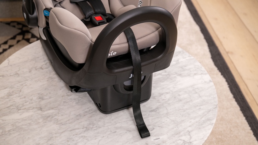 joie rue - the harness tightening strap on the rue works well without...