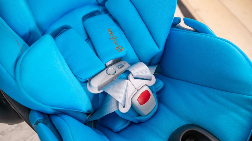 cybex cloud g lux - the cloud&#039;s buckle requires a deeper depression than most, but we...