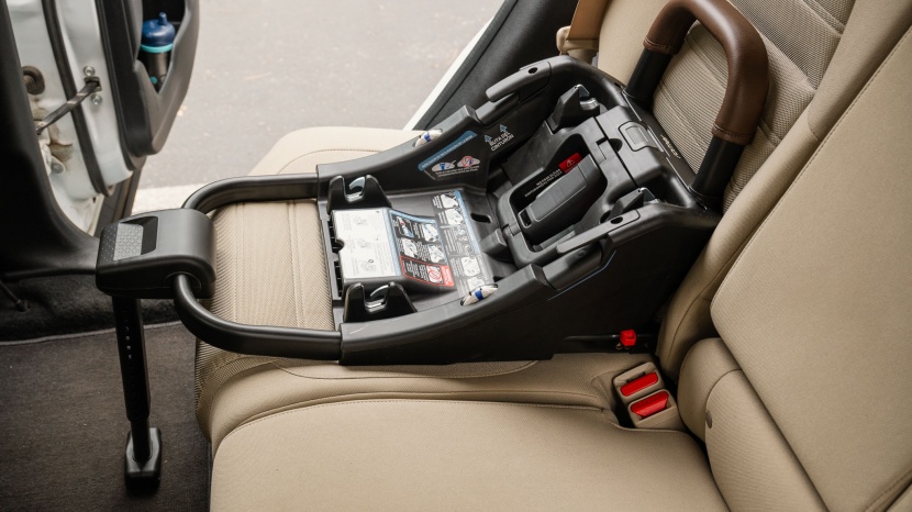 the romer has an anti-rebound bar, load leg and a unique open base...