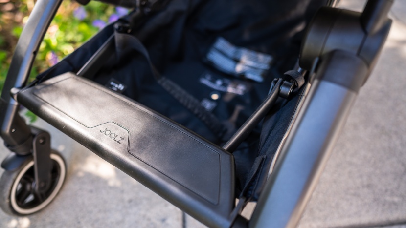 joolz aer+ - if your child&#039;s legs are long enough, they can rest on the joolz&#039;s...