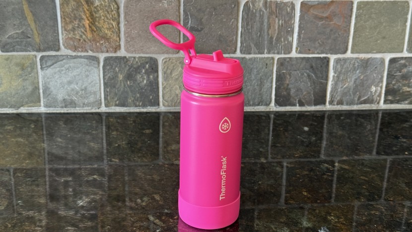 kids water bottle - the thermoflask kids with straw lid feature quality and ease-of-use...
