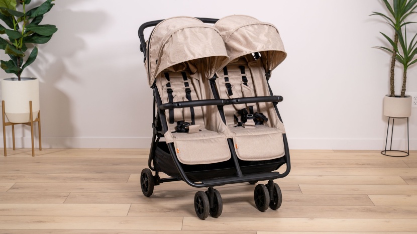 zoe twin v2 - the adjustable canopies, leg rests, and seat reclines on the zoe...