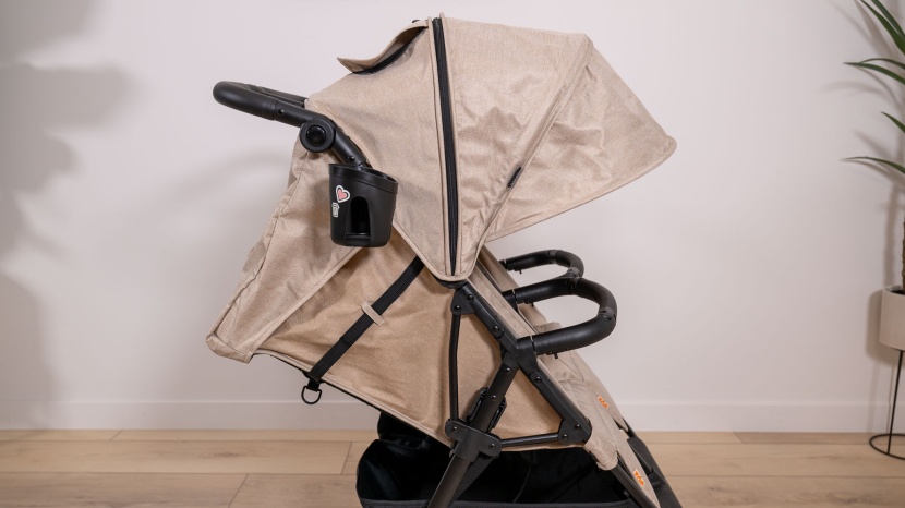 the zoe canopy is big even before you deploy the zip-out panel.