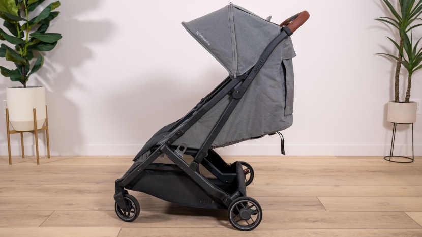 double stroller - the minu duo is a high-quality, lightweight stroller for two.