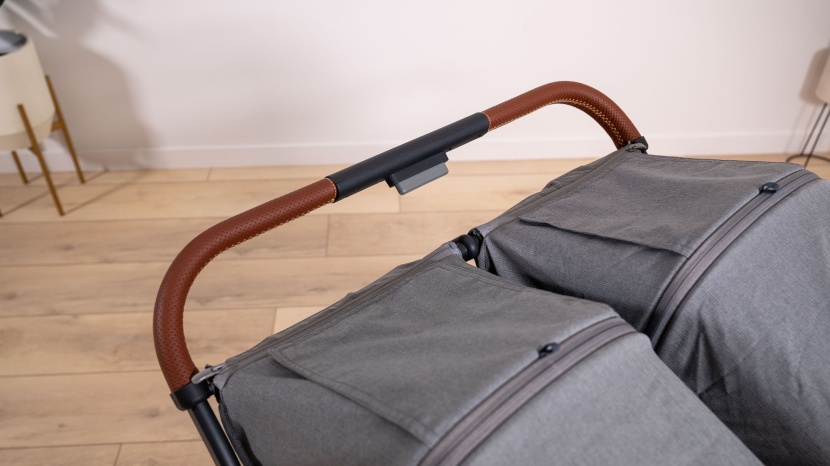 uppababy minu duo - the button in the middle of the handlebar can be frustrating due to...