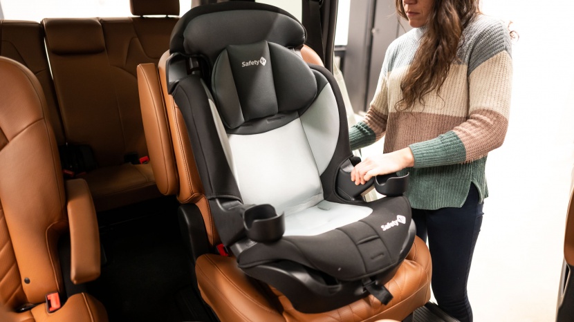 safety 1st grand 2-in-1 - the safety 1st is a very inexpensive seat and it is a bare bones...