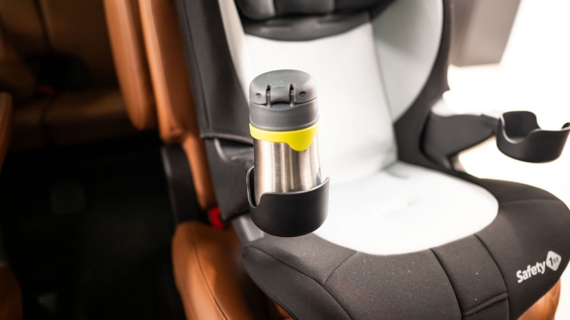 safety 1st grand 2-in-1 - the two cup holders on the safety 1st are on the ends of the...
