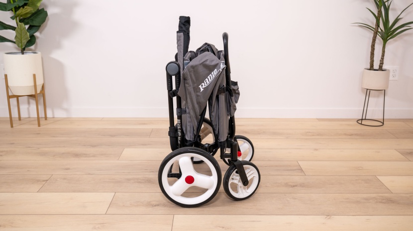 when folded, this wagon becomes relatively compact and can stand on...
