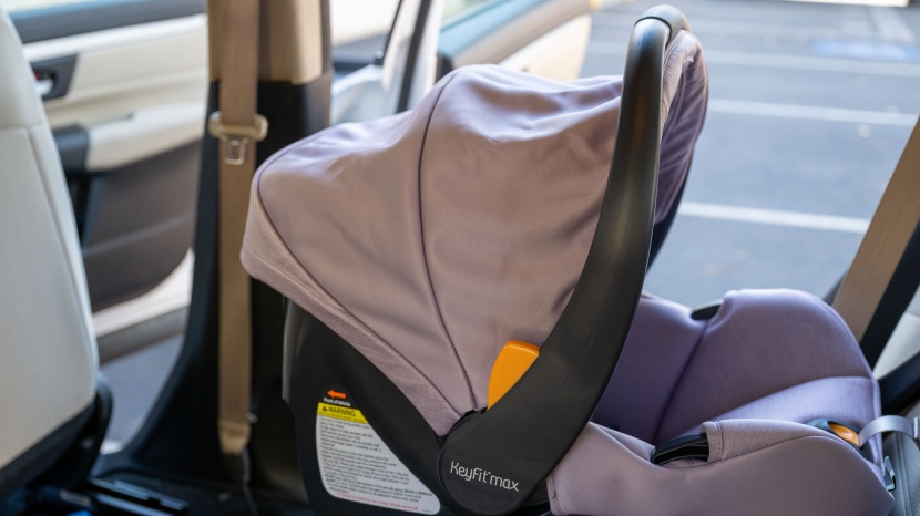 chicco keyfit max cleartex - the max's handle and canopy collide when both are up, leaving no...