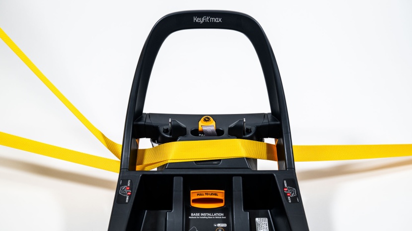 the belt pathway on the max is easy to access.