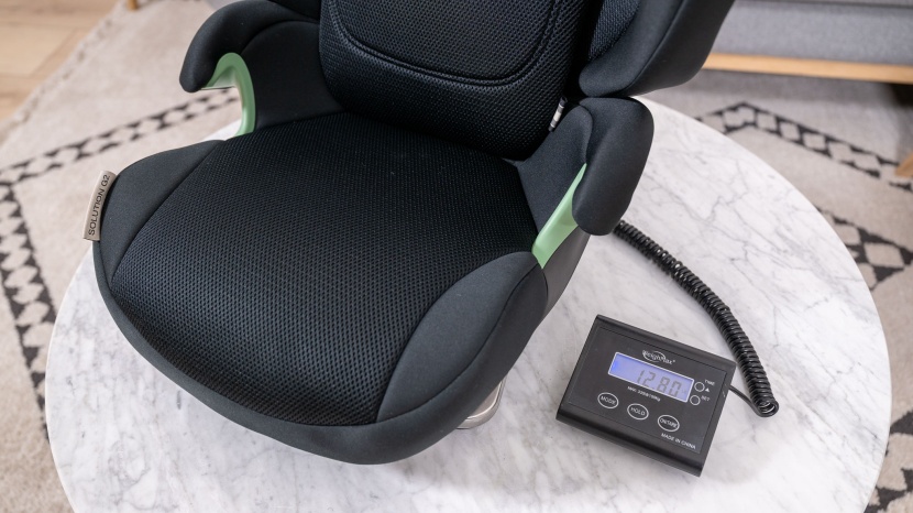 cybex solution g2 - the cybex is a pretty lightweight seat, given how big it looks.