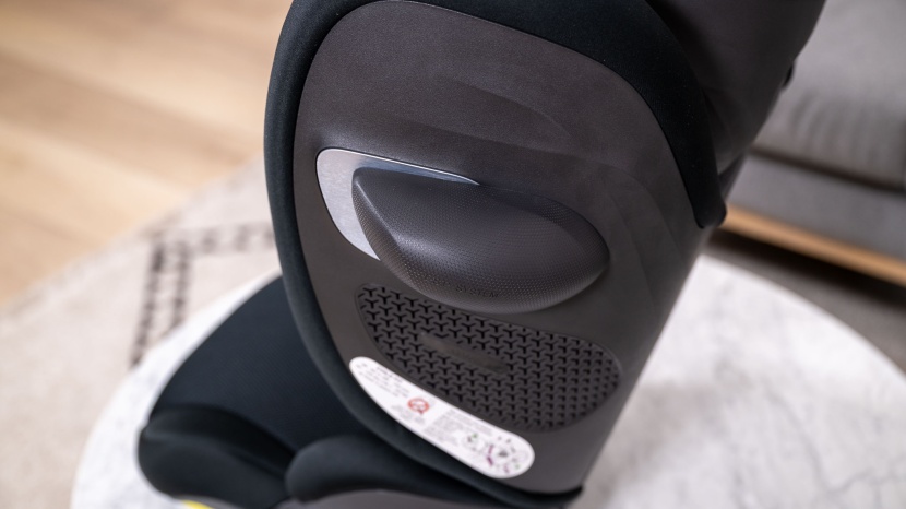 cybex solution g2 - the sides of the cybex feature additional features for side-impact...