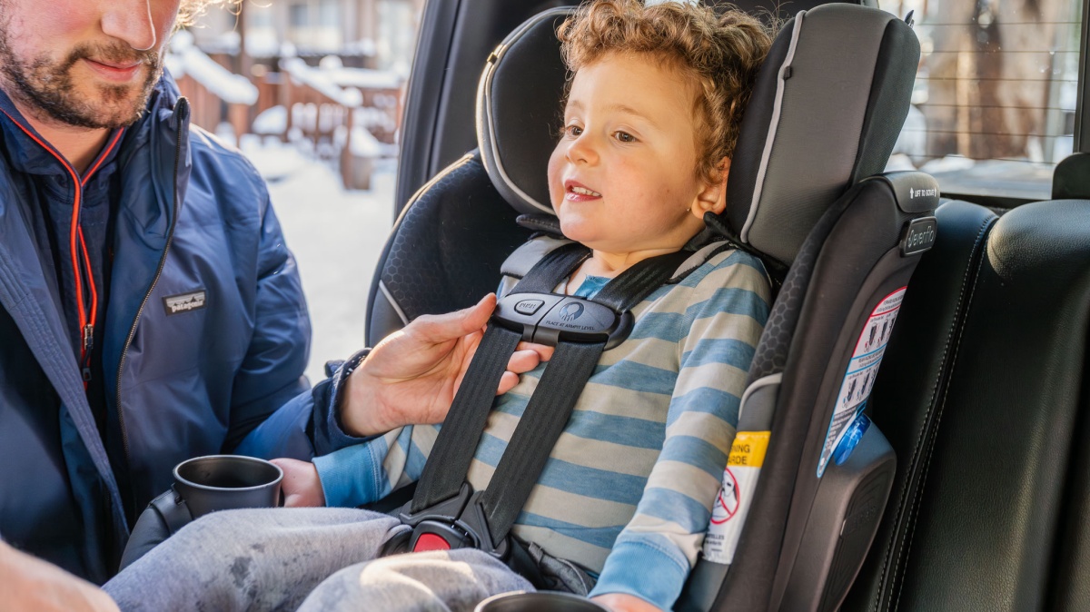 Evenflo Revolve360 Slim  2-in-1 Review (The Evenflo Revolve360 Slim 2-in-1)