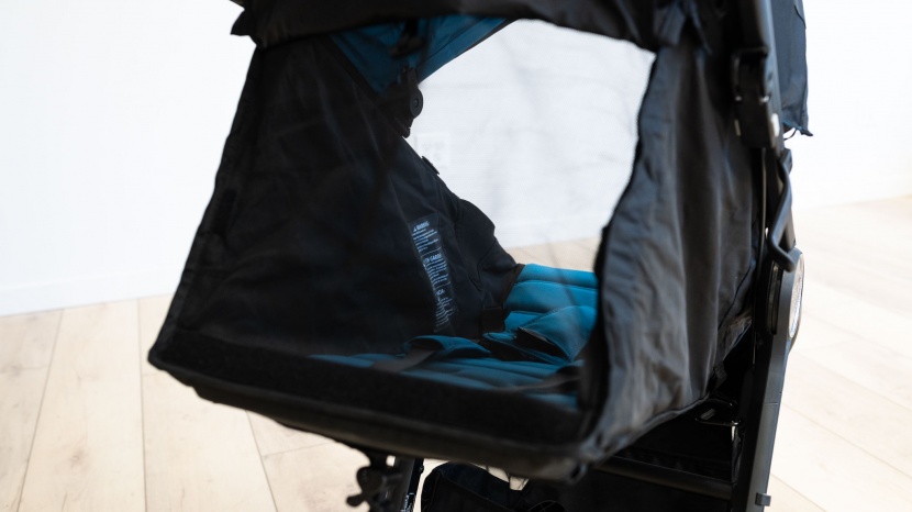 baby jogger city mini gt2 - the top of the gt2 seat has mesh ventilation that opens when the...