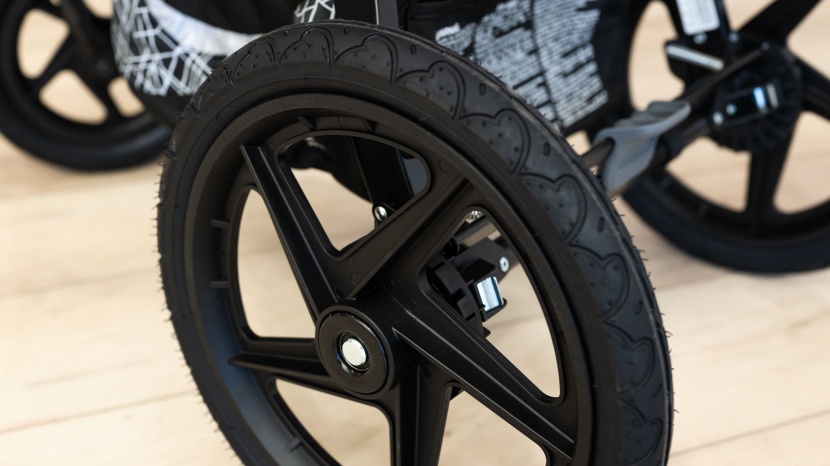 you can see the quality of the revolution in the material choice and...