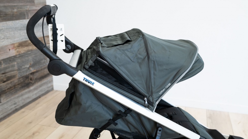 thule urban glide 2 - the urban glide 2 has a large canopy with a peek-a-boo window and a...