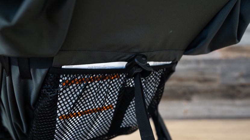 the urban glide 2 has a mesh pocket on the back for quick access...