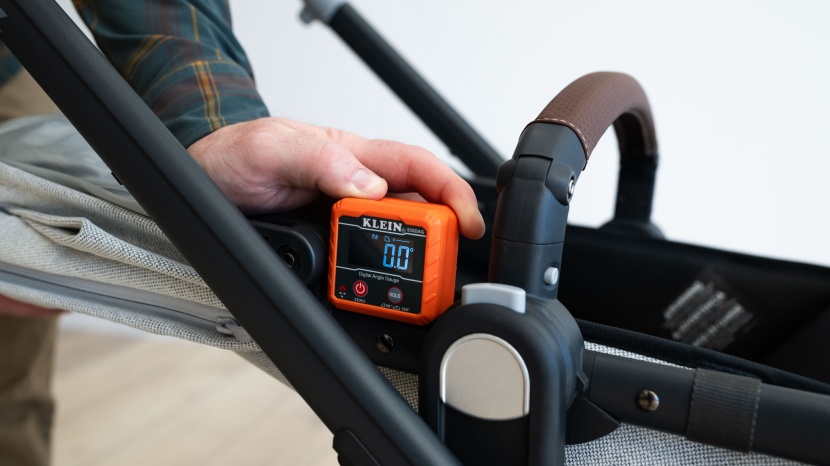 the cruz v2 seat is highly nap-able and has an almost flat position.