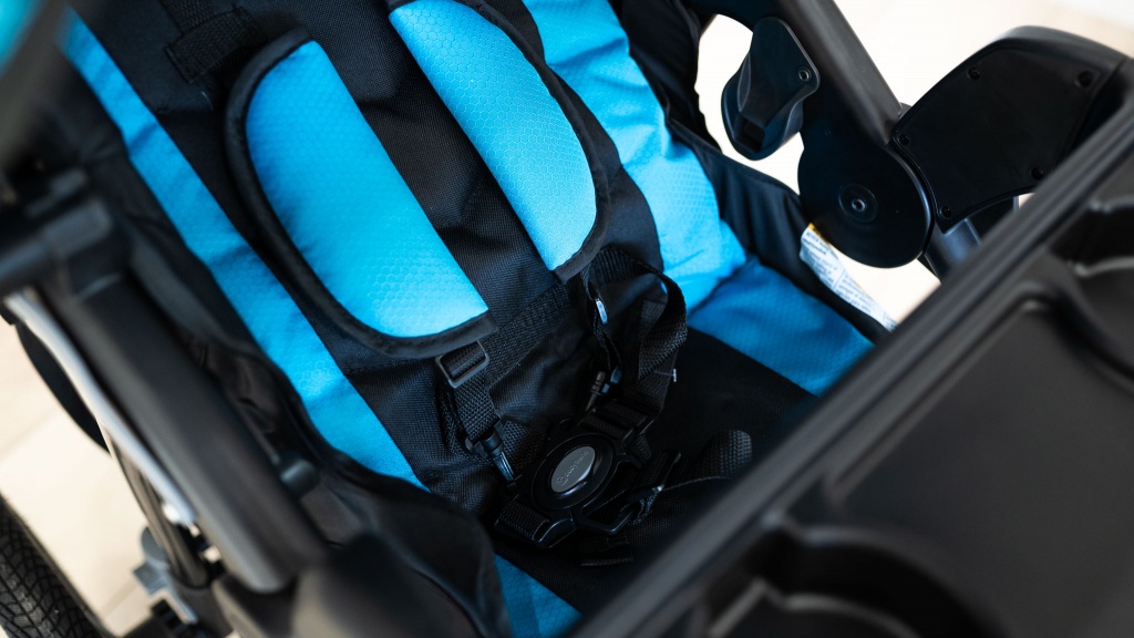 baby trend expedition race tec - parts of the race tec seat have some padding and softer fabric for...