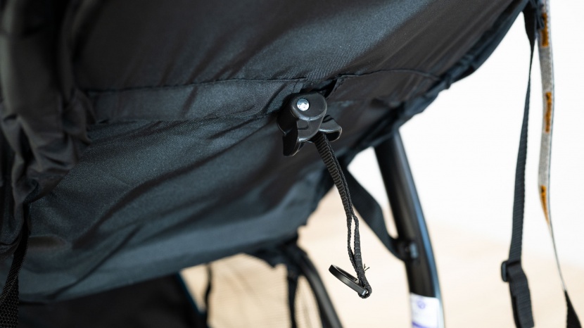 the recline adjustment toggle on the race tec is a dated style that...