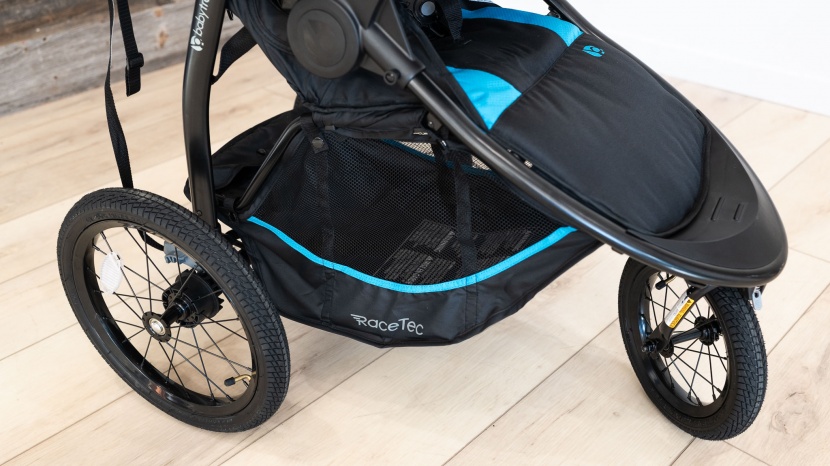 the race tec has a fully padded legrest that extends from the seat...