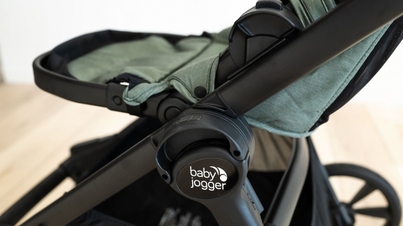 baby jogger city select 2 - the select has side seat hubs for attaching standard stroller seats...