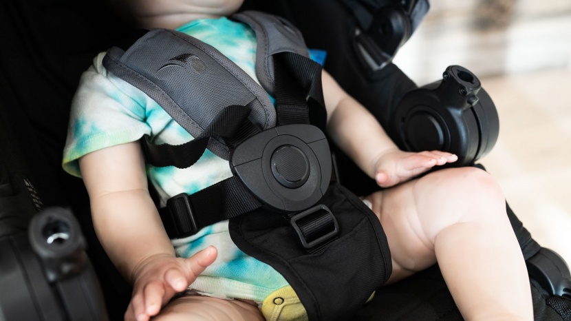 baby jogger city sights - the nesting harness style on the city sights requires putting the...