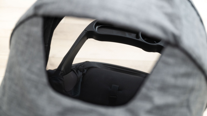 graco modes nest stroller - the mesh peek-a-boo window on the modes is small but adequate.