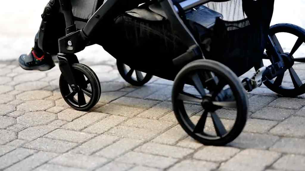 Baby jogger city select wont 2024 lock open